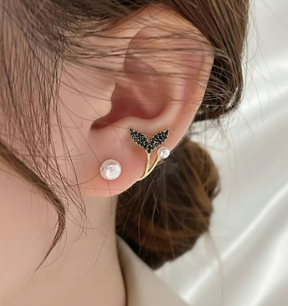 Mermaid Tail Earring - Black Crystal